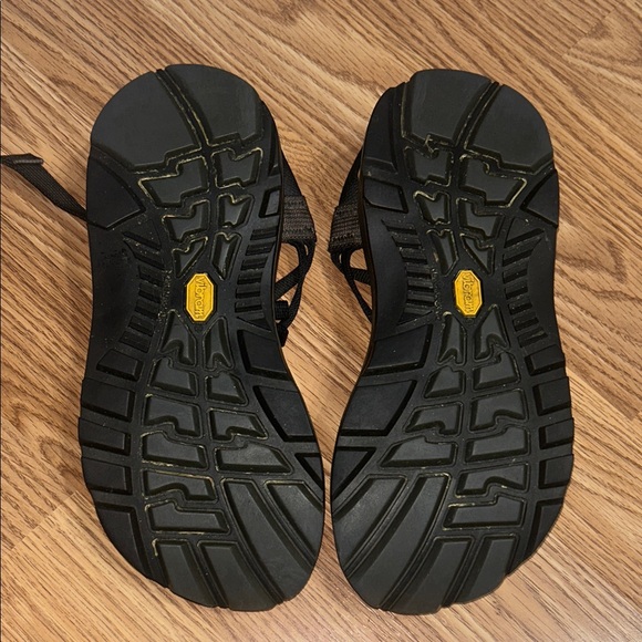 EUC Chaco Black Strappy Sandals - Picture 4 of 5